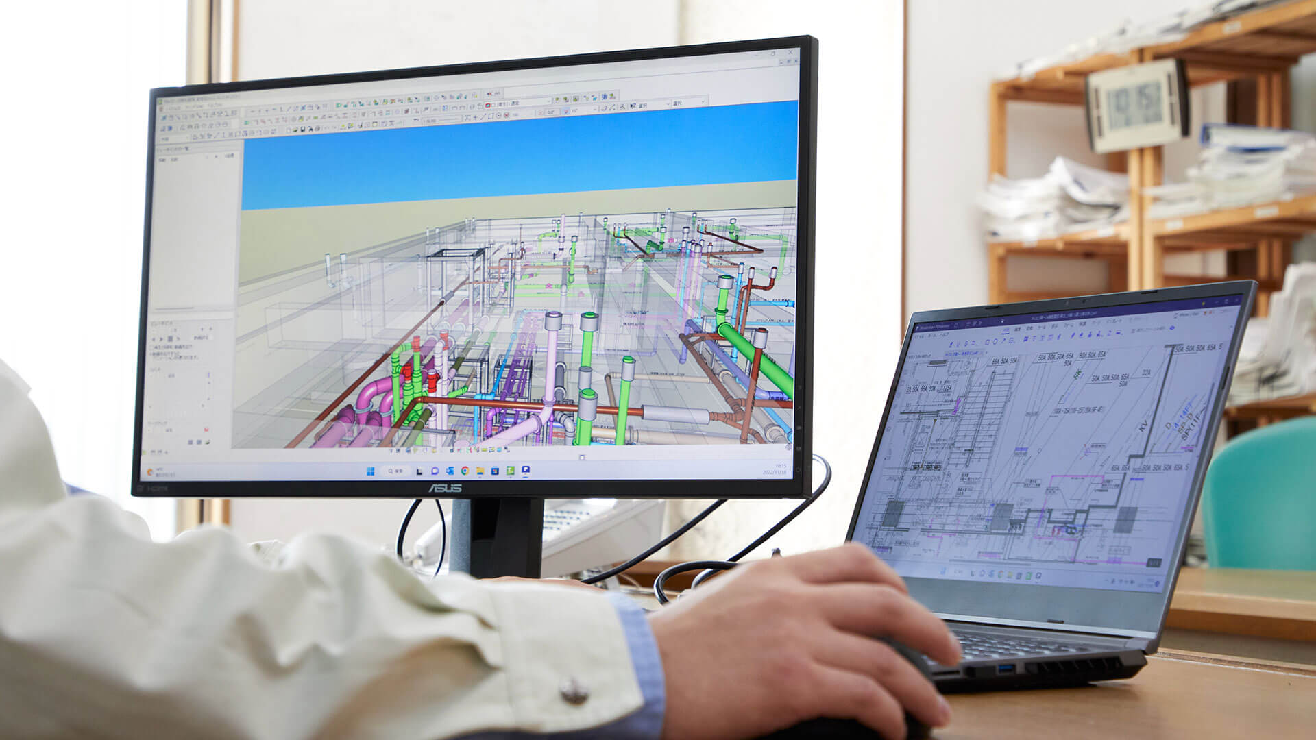 現場で学ぶ様子